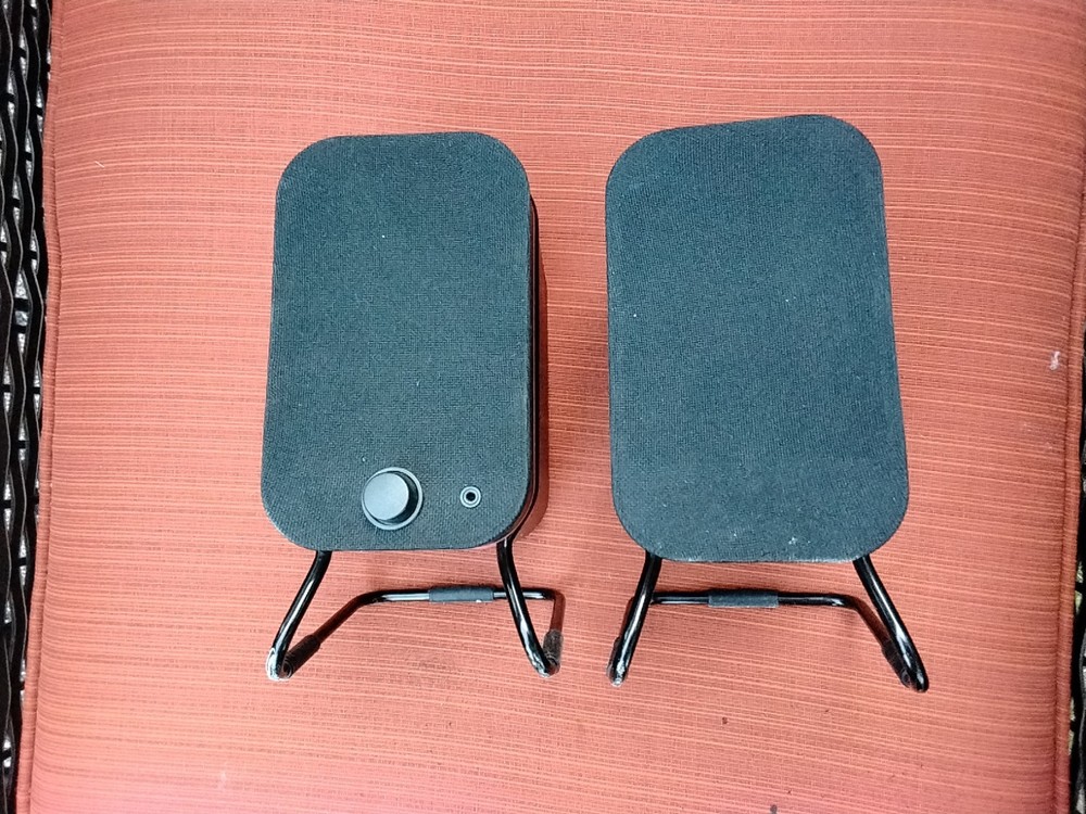 Audyssey Lowercase Side  Powered Stereo Computer Multimedia Speakers