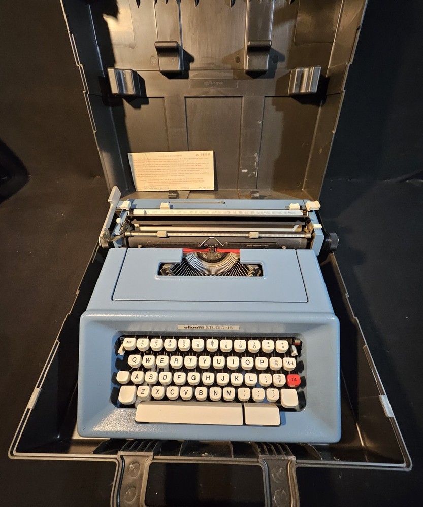 OLIVETTI Studio 46 Typewriter- Made In Spain Hard Plastic Case