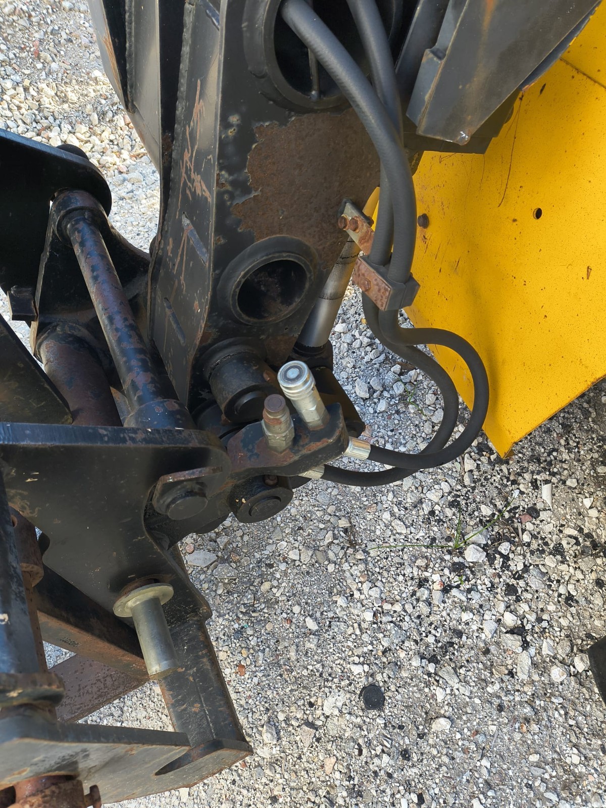 JCB Telehandler Yellow Forklift Heavy Equipment with Pneumatic Tires