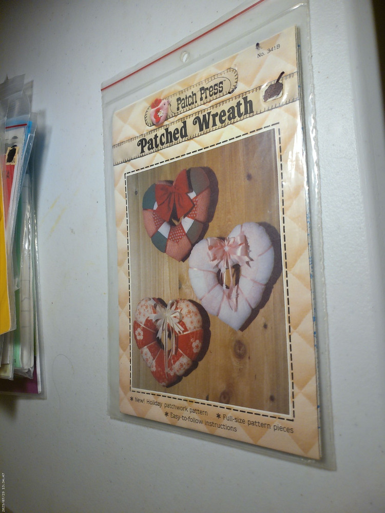 Patch Press Patched Wreath Holiday  Hearts Pattern Only