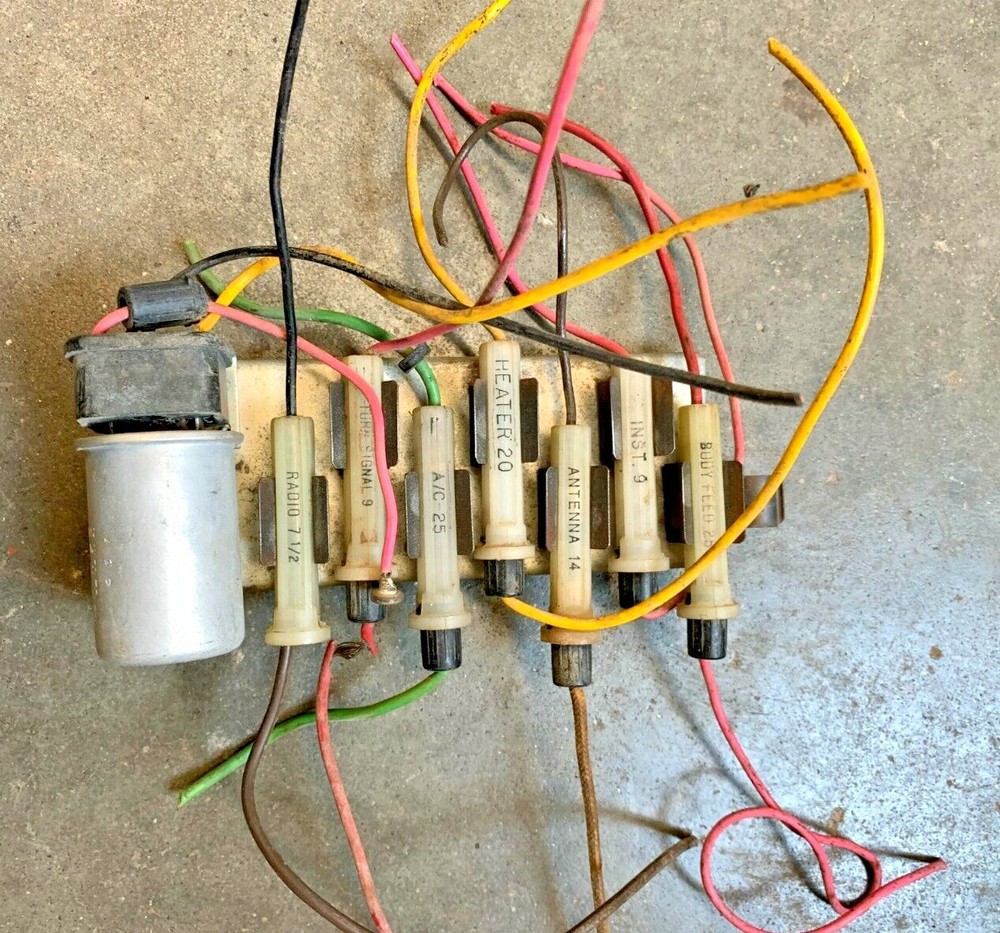 1957 CADILLAC FUSE BLOCK