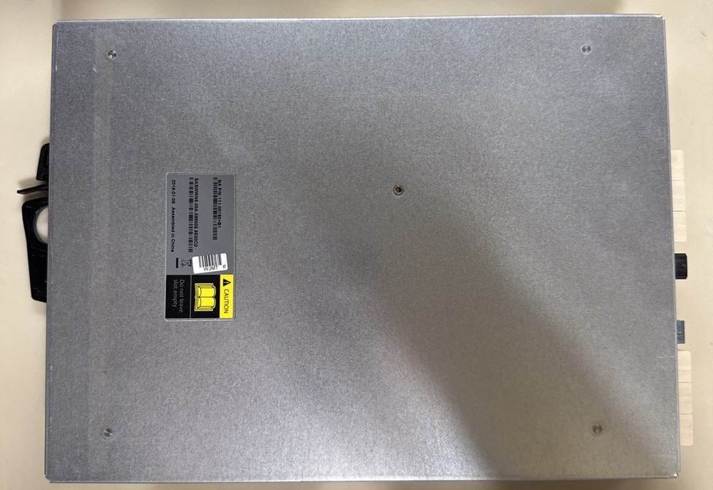 NetApp IOM6 SAS Storage Controller Ethernet Server Module P/N: 111-00190+B1