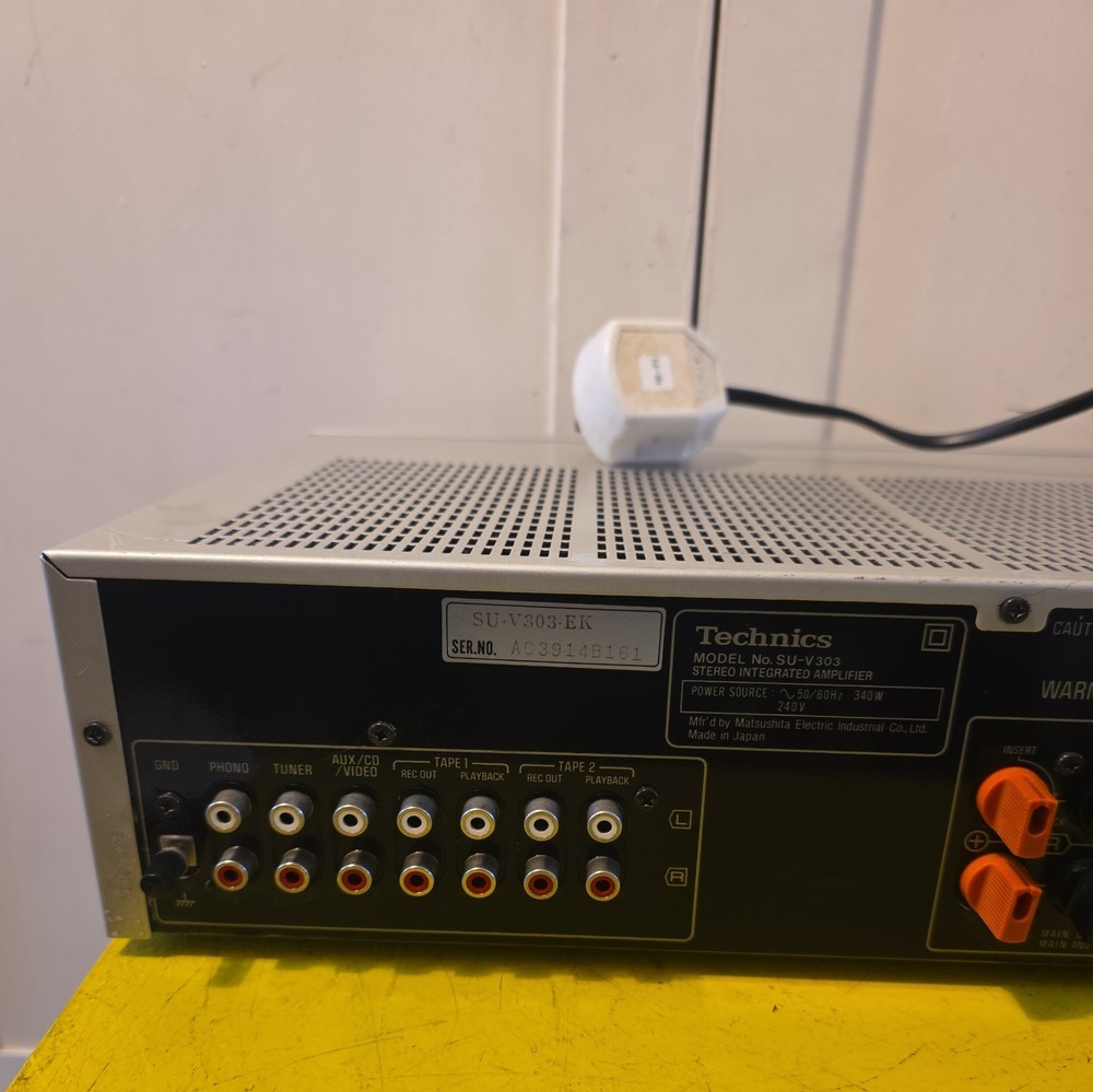Technics SU-V303 stereo amplifier. Clean condition, Japan.