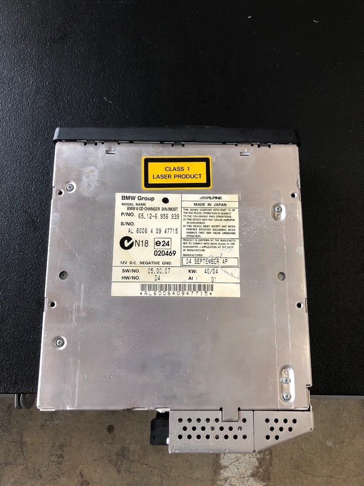 ✅ BMW OEM E60 6-disc CD Changer Alpine
