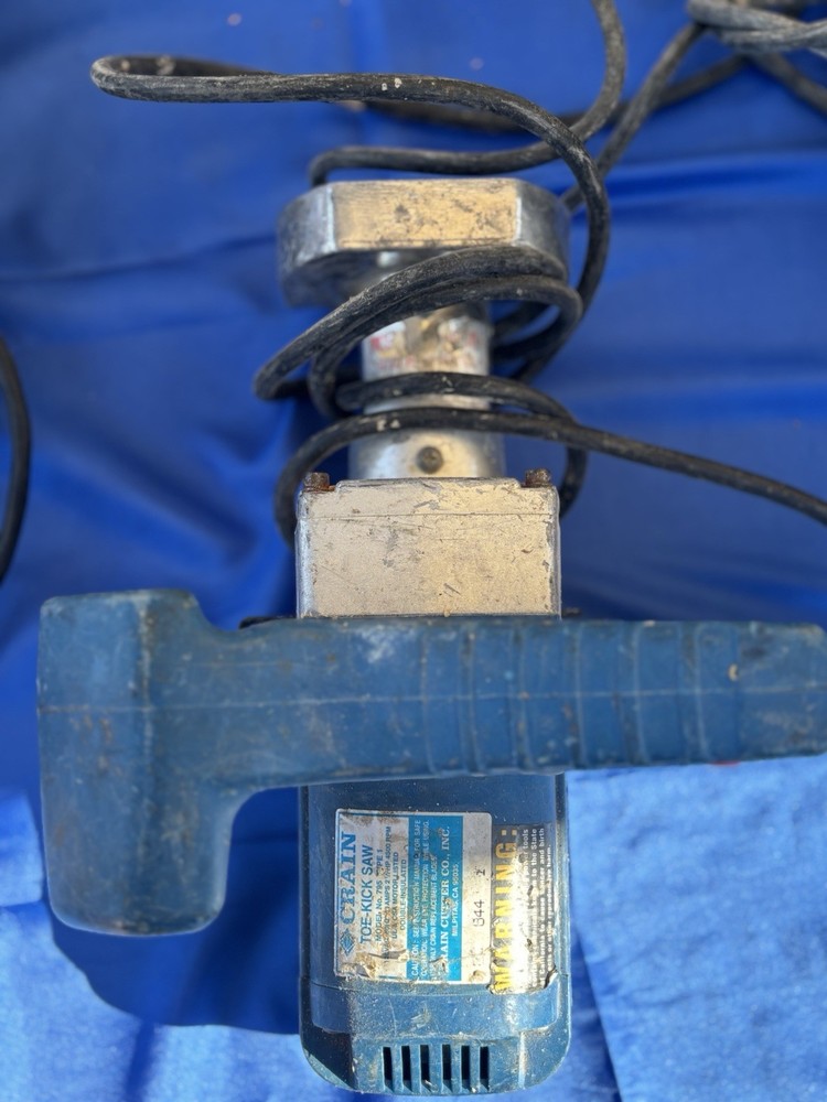 Crain toe-kick saw model 795 Type 1