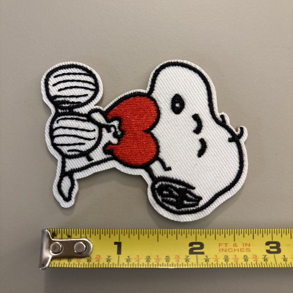 Snoopy W/ Heart - Embroidered Iron on patch