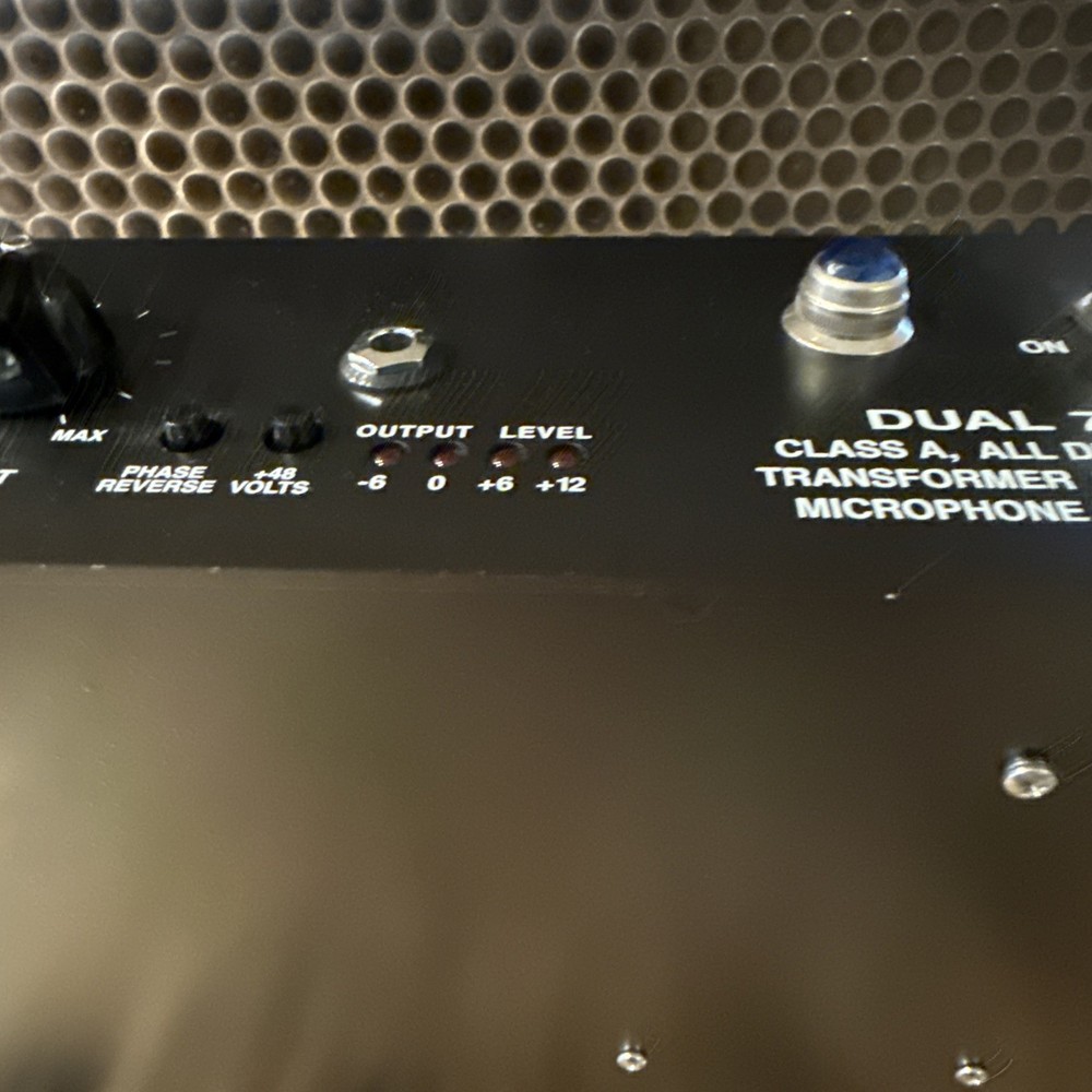 VINTECH AUDIO DUAL72 Mic Pre-Amp Processor Black. Class A, All Discrete.