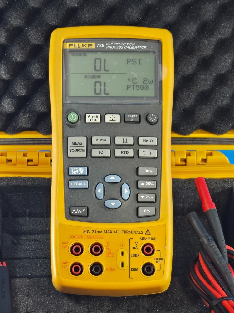 Fluke 725 Multifunction Process Calibrator Meter Multimeter with Accessories