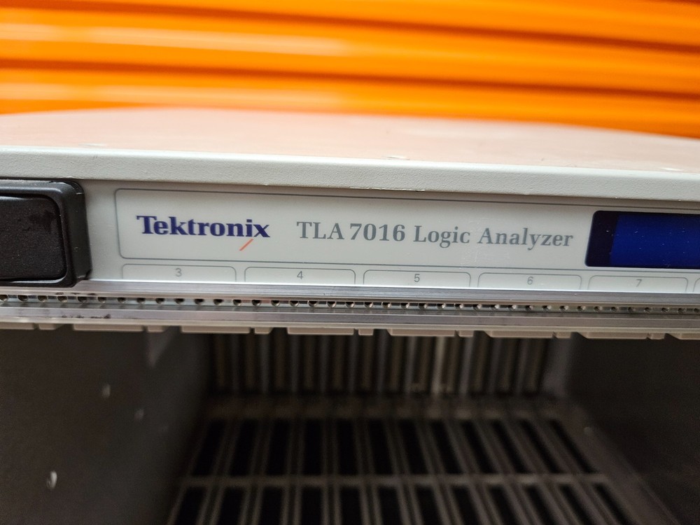 Tektronix TLA7016 Logic Analyzer Mainframe w/ TLA7016 Interface Module