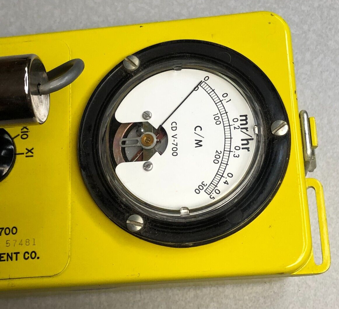 CERTIFIED CALIBRATED VICTOREEN CD V 700 GEIGER COUNTER