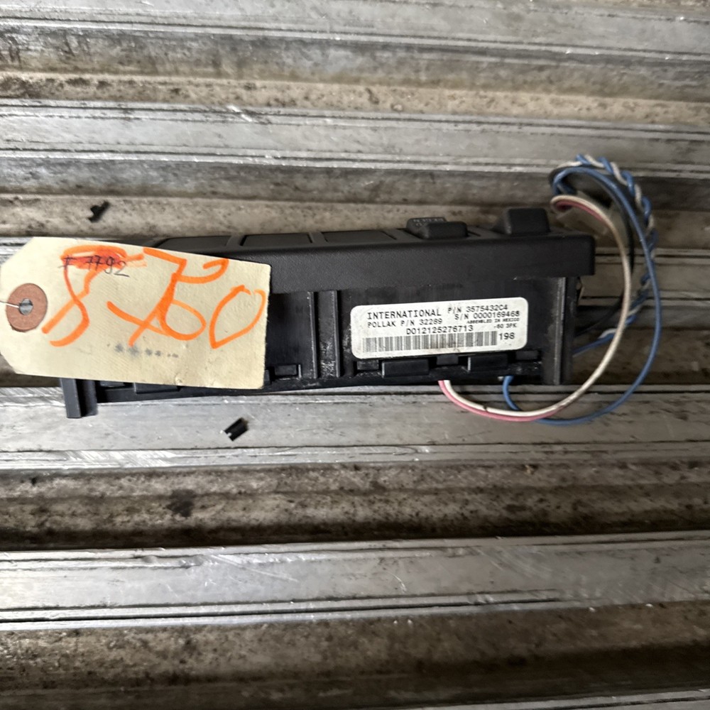 INTERNATIONAL SWITCH PANEL 3575432C4
