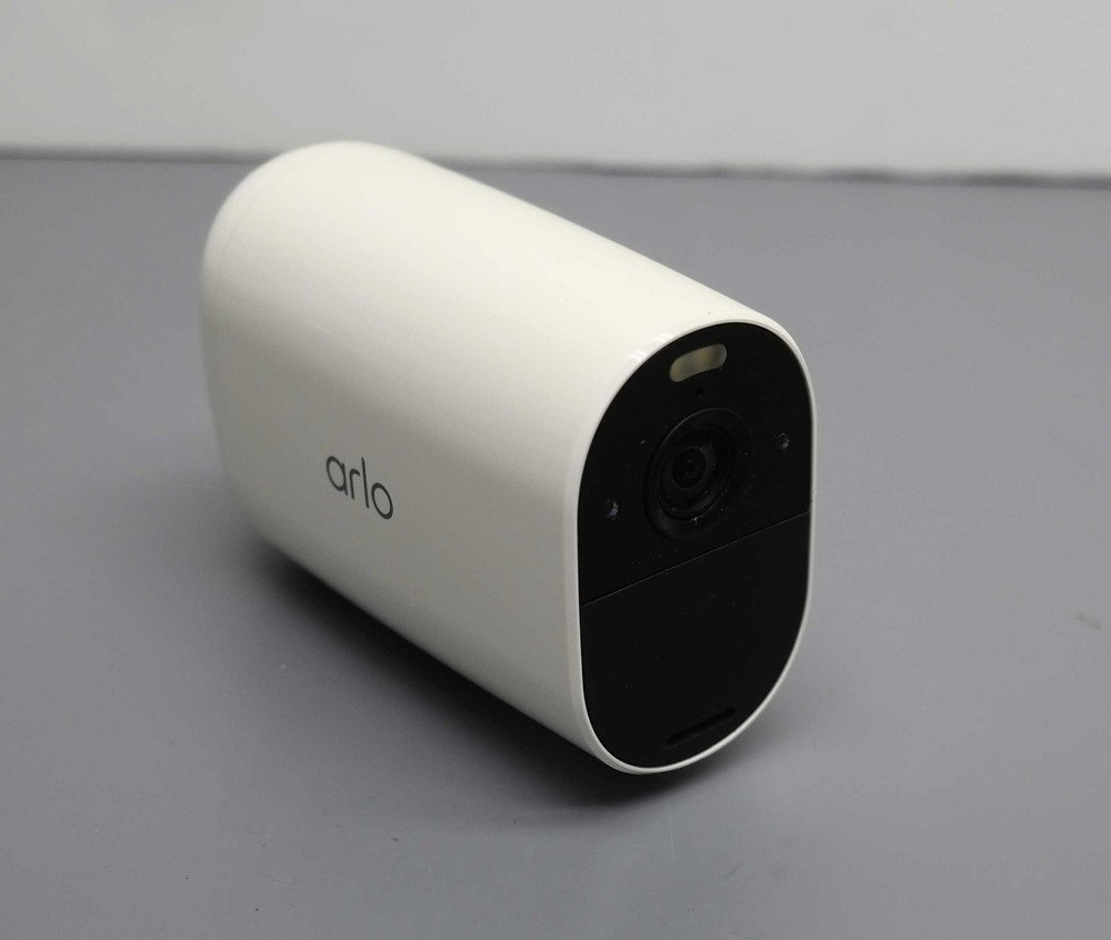 Arlo Essential XL VMC2032  Wireless Spotlight Security Camera White