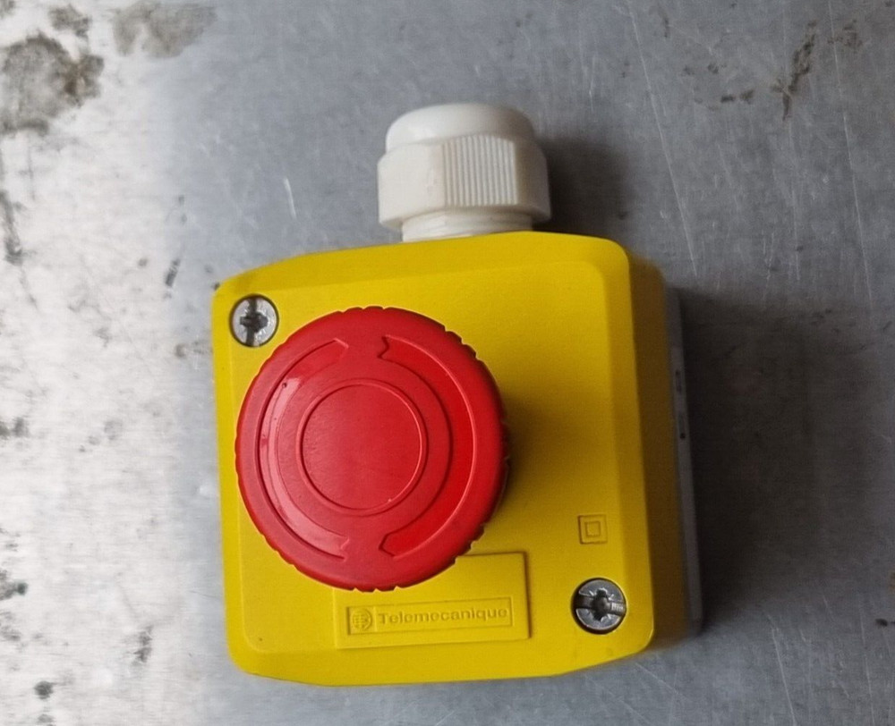 TELEMECANIQUE XAL CM 12 PG 13,5 ISO 20 EMERGENCY STOP (R3S10.4B1)