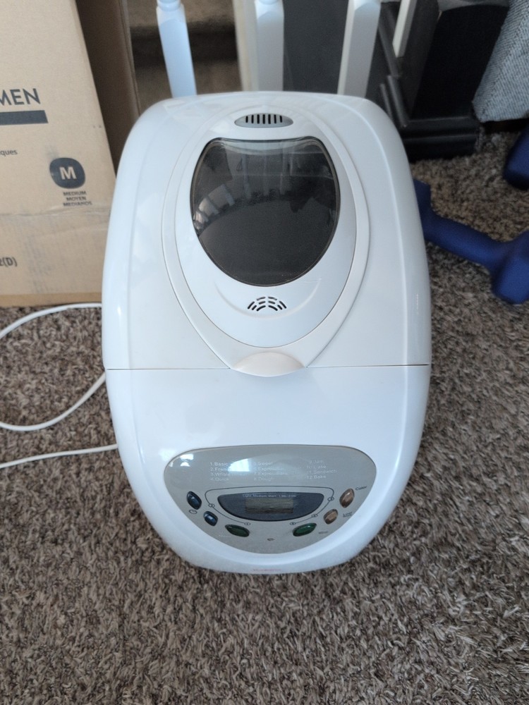 SUNBEAM ELECTRIC PROGRAMMABLE 2LB BREADMAKER Nice Shape! See Pics!
