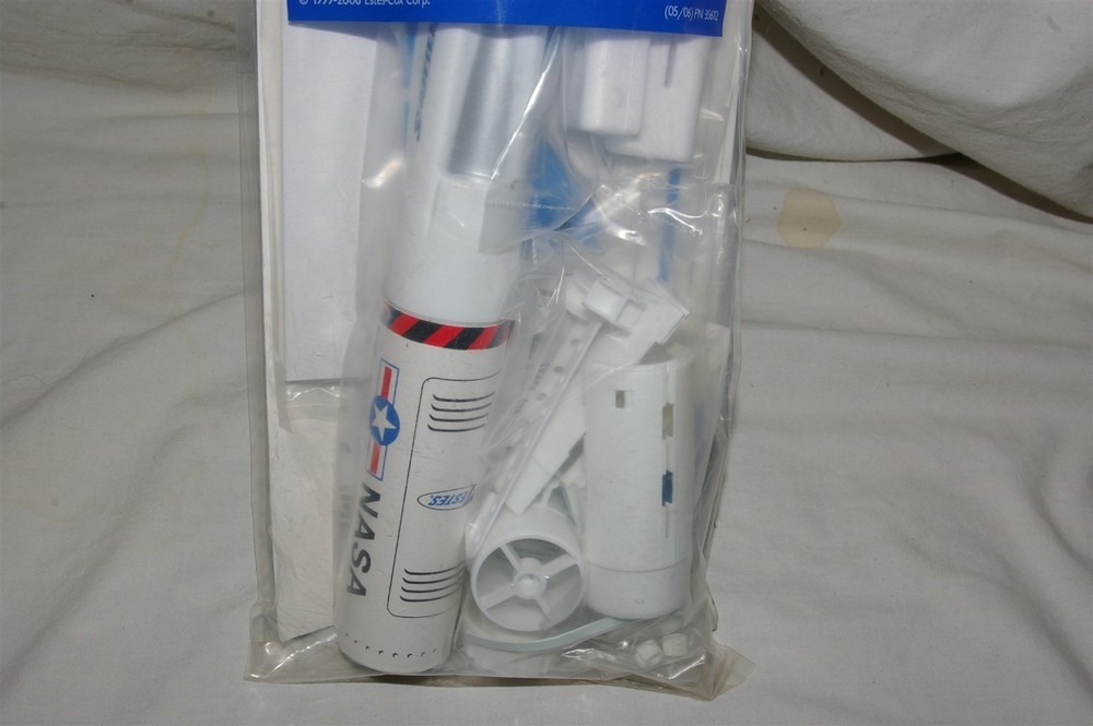 Estes Shuttle Express Flying Model Rocket Kit 2183 NEW