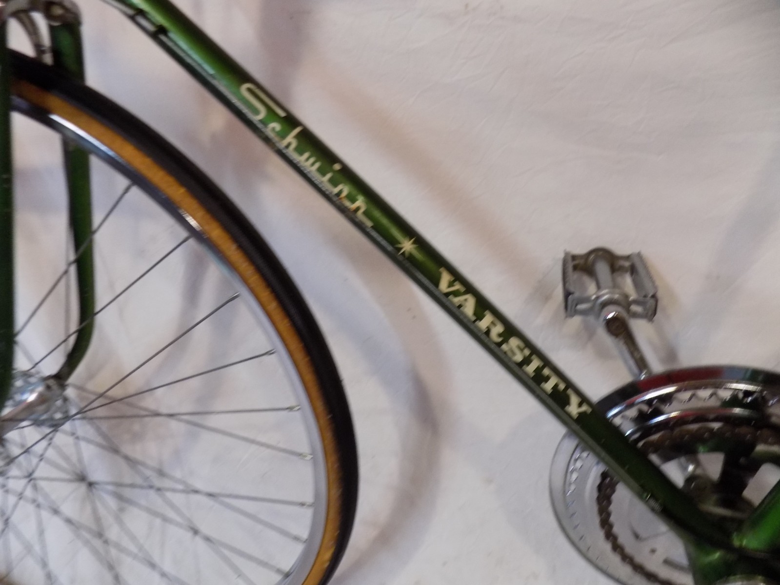 1972 SCHWINN VARSITY MENS 10-SPEED CAMPUS GREEN ROAD BIKE CONTINENTAL RACER 27