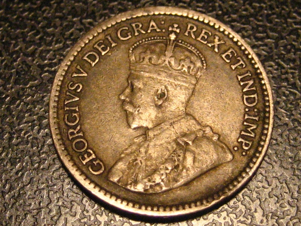 1913 Canadian Five Cent 92% Silver Piece