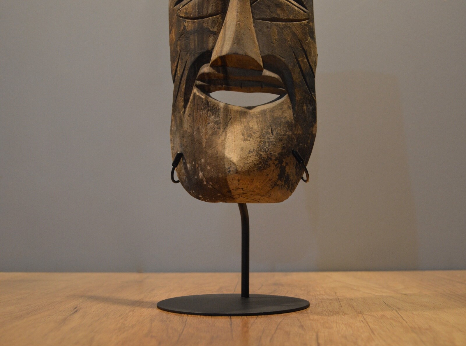 13”high Metal Display Stand for flat masks & other Art objects - 5”base