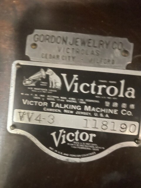 Antique Working Victrola