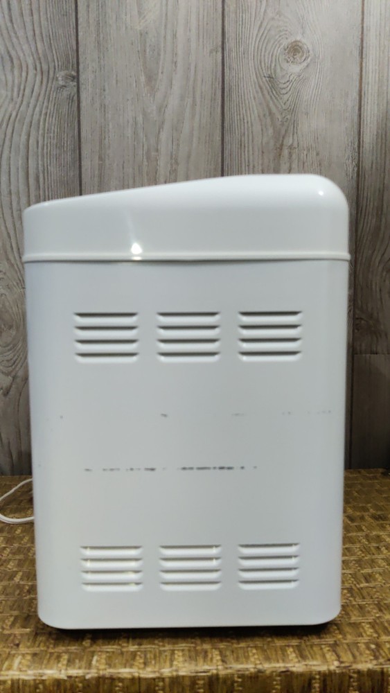 West Bend Bread & Dough Maker Model 41040X 1.5 lb Automatic Machine Tested Works