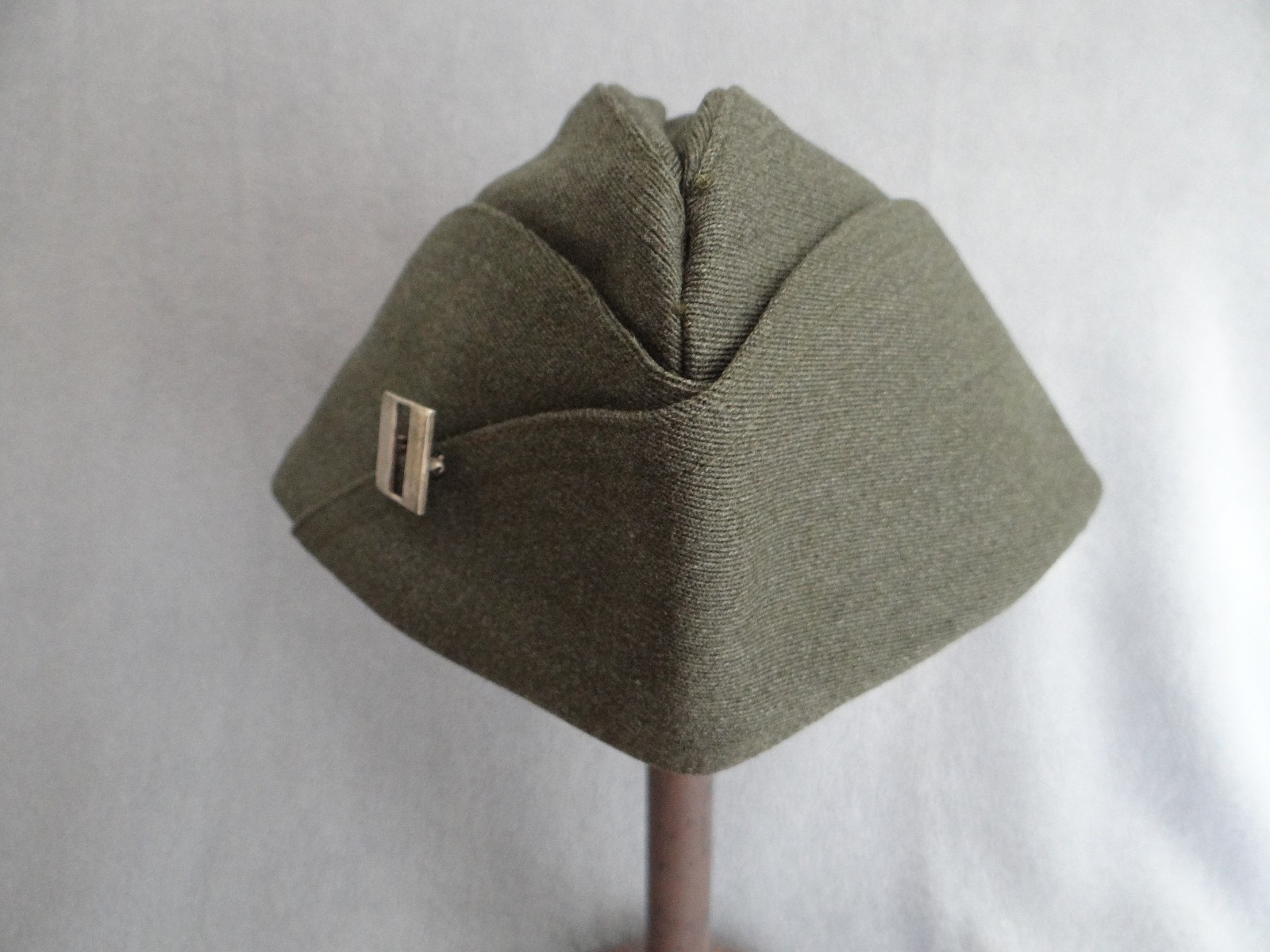 WWII US Marine Corps Officers Overseas Cap with Pin Back Captain Bar, USMC