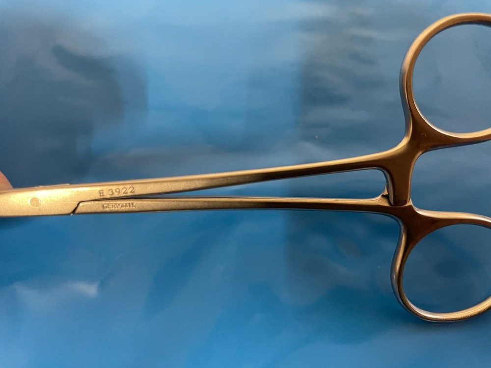 Storz E3922 Curved Hemostst *