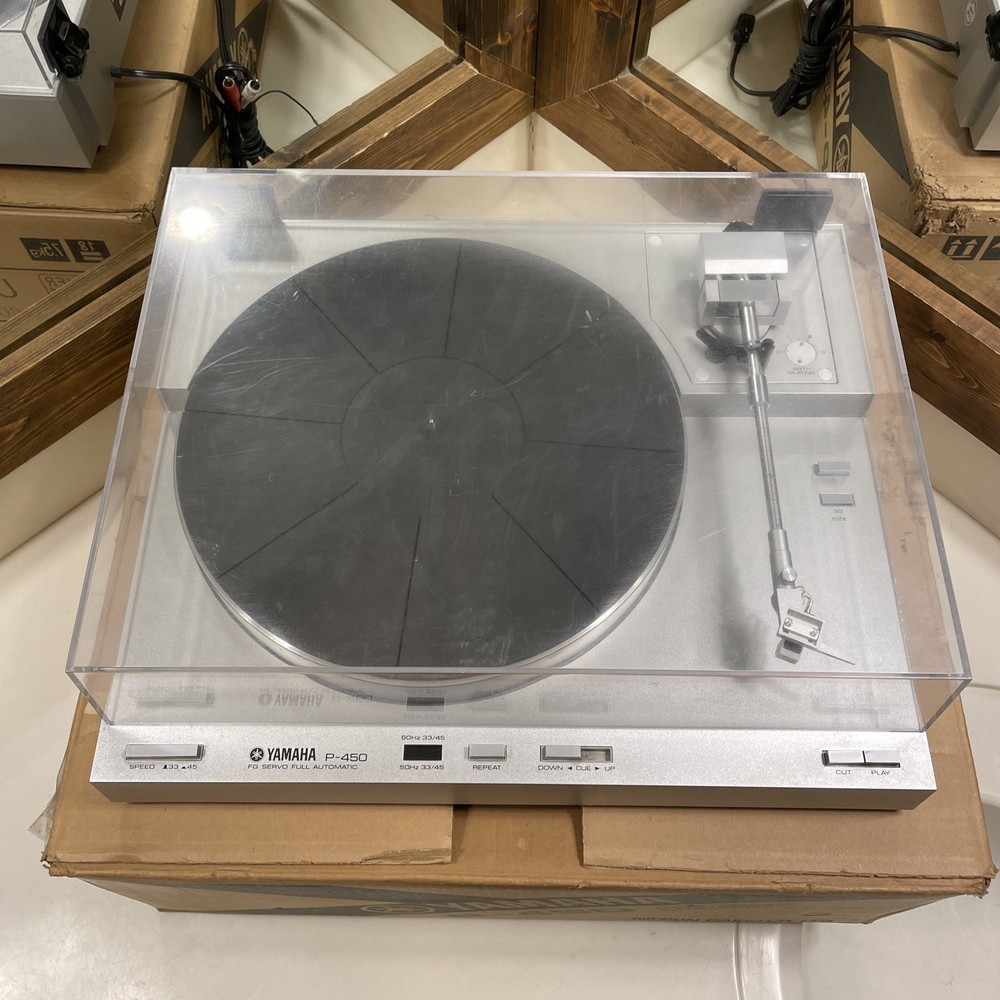 Yamaha P-450 Automatic Turntable with Original Box & Manual