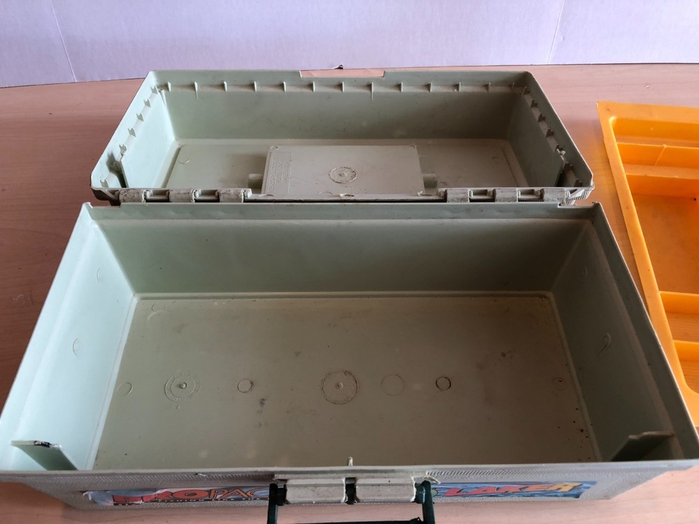 VINTAGE Propack 510 Laker Tackle Box
