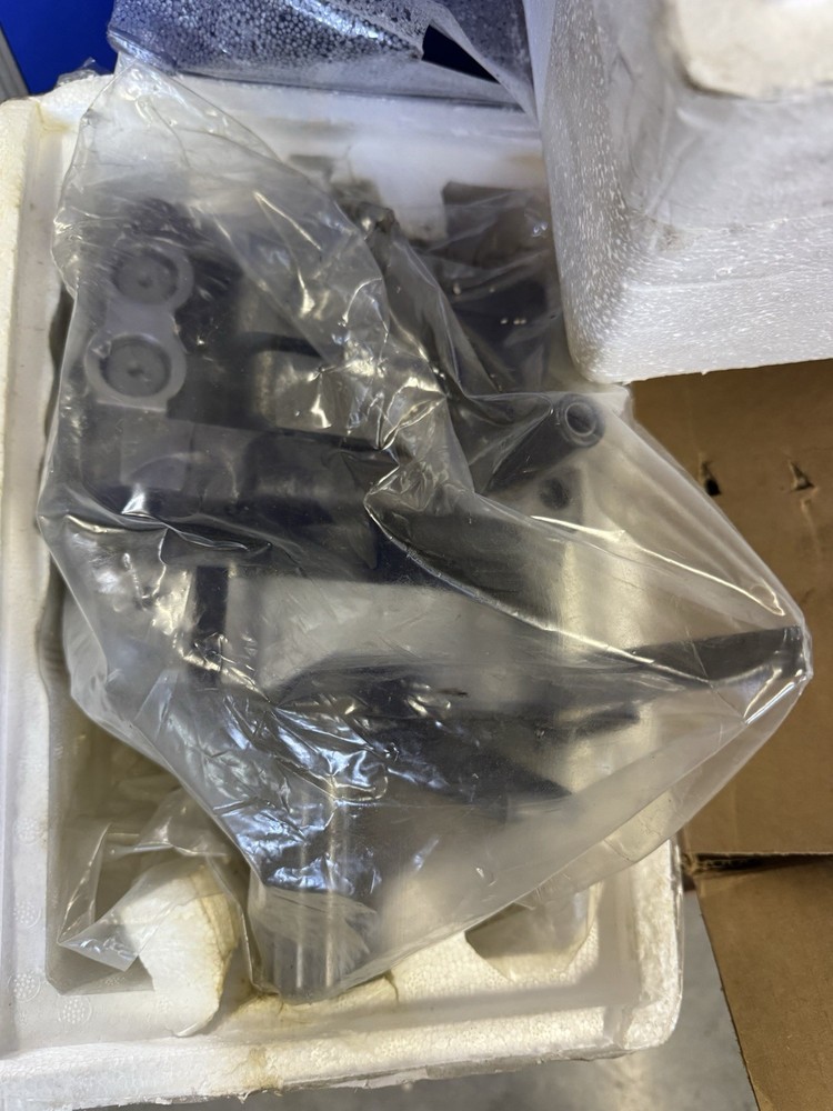 HM1683301 Hydraulic Pump