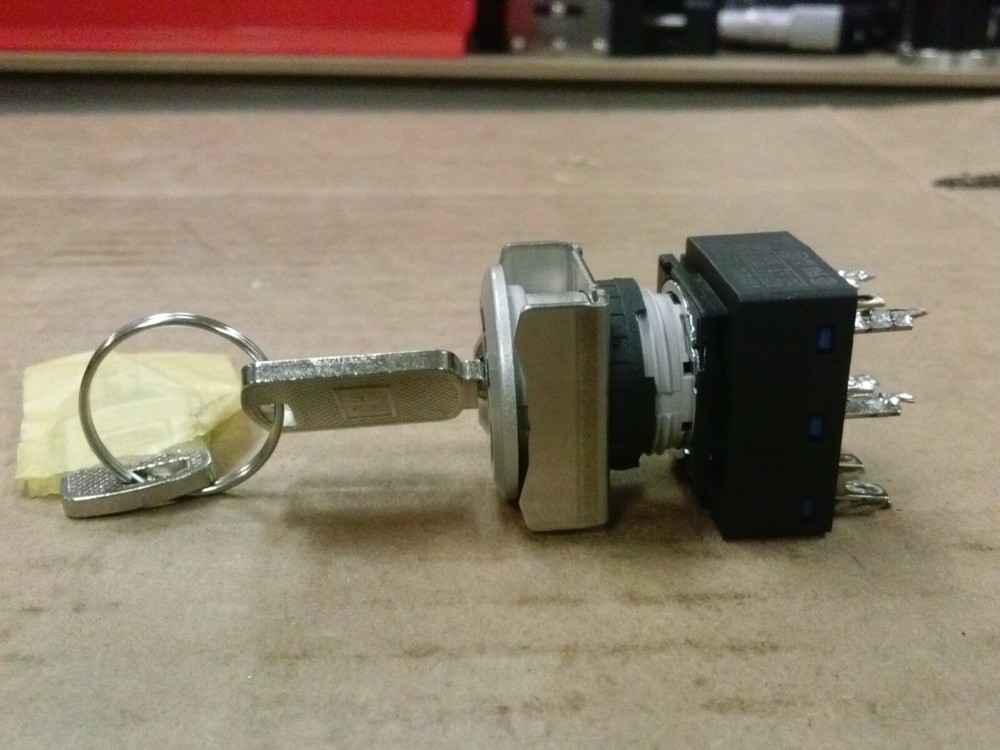 IDEC LB-T3 LB Series Key Switch