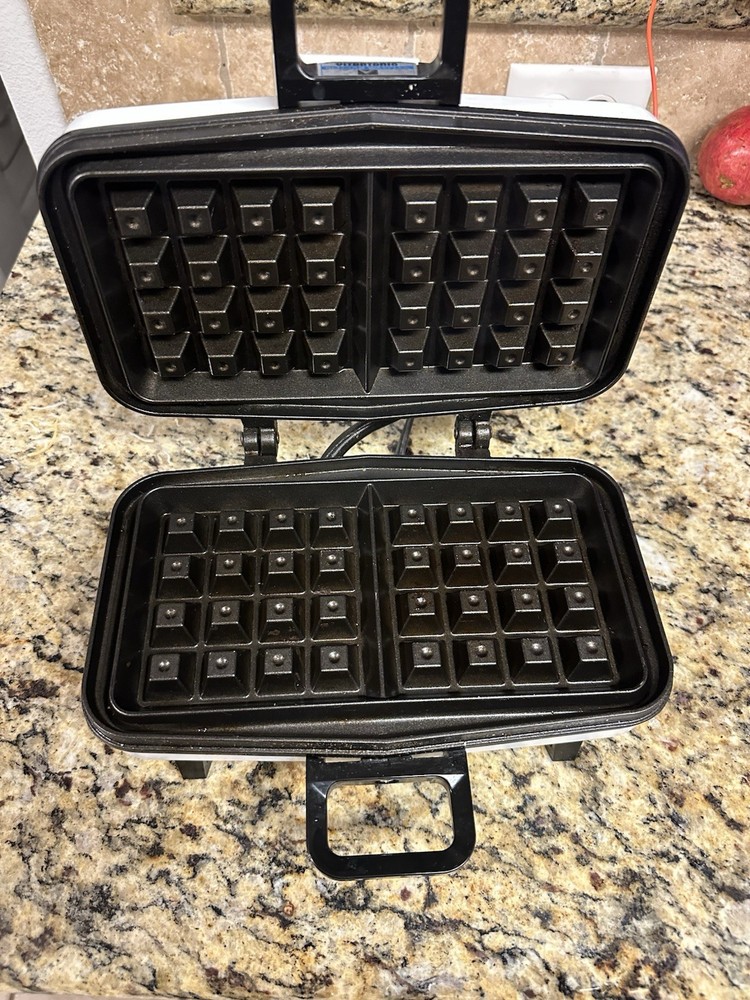 Vitantonio Belgian Waffle maker White Model 550