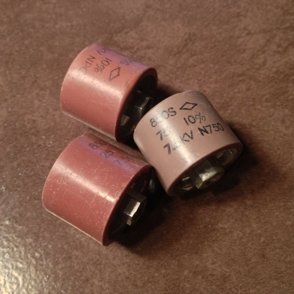 3 Doorknob Capacitors 850S, New