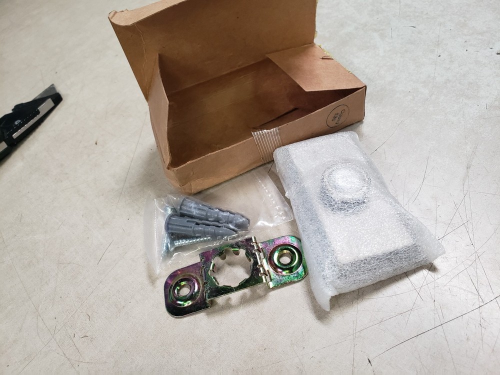 Baldwin Rectangular Doorbell Button Lifetime Satin Nickel 4860.056