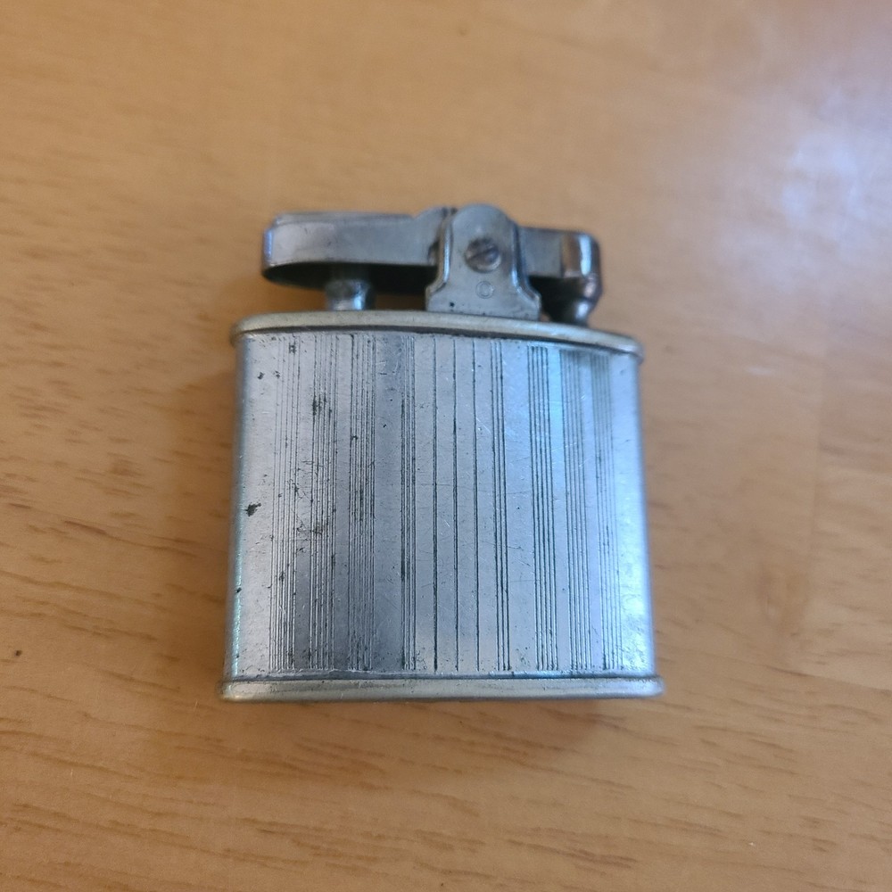 Vintage Ronson Standard SilverTone Lighter