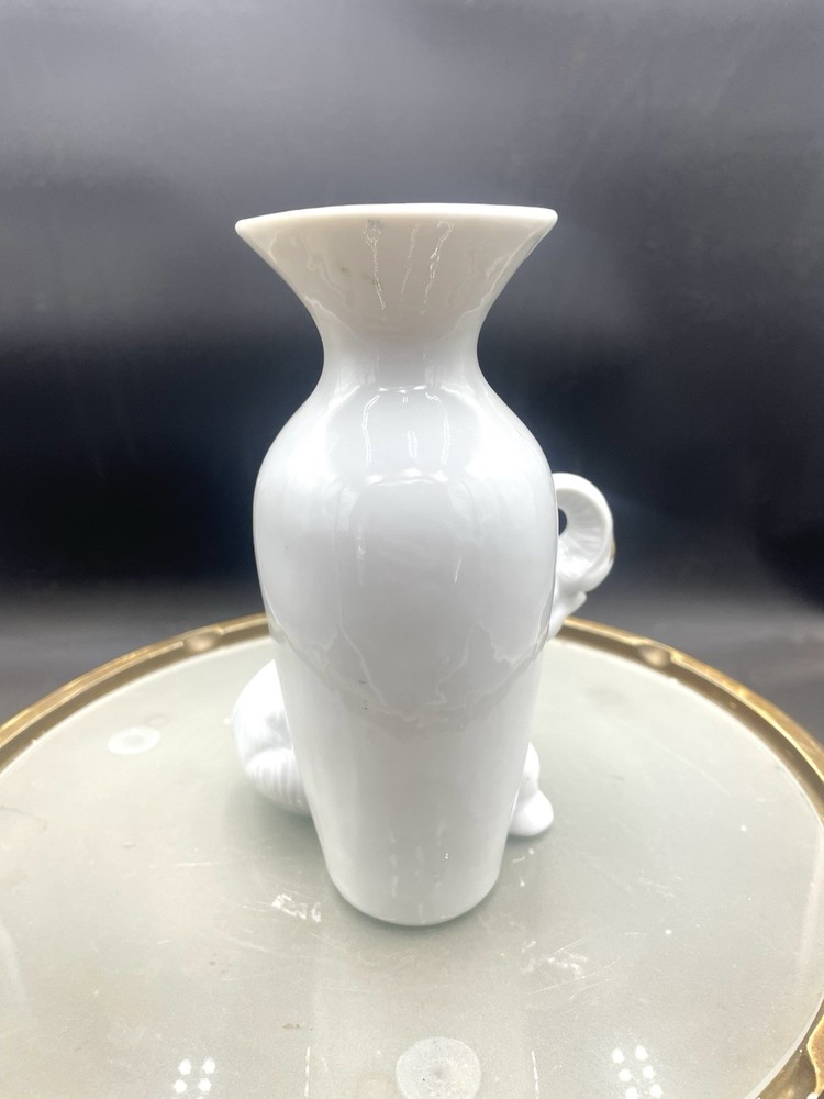 1981 Beachcombers Intl. 6” Ceramic Elephant Vase VG