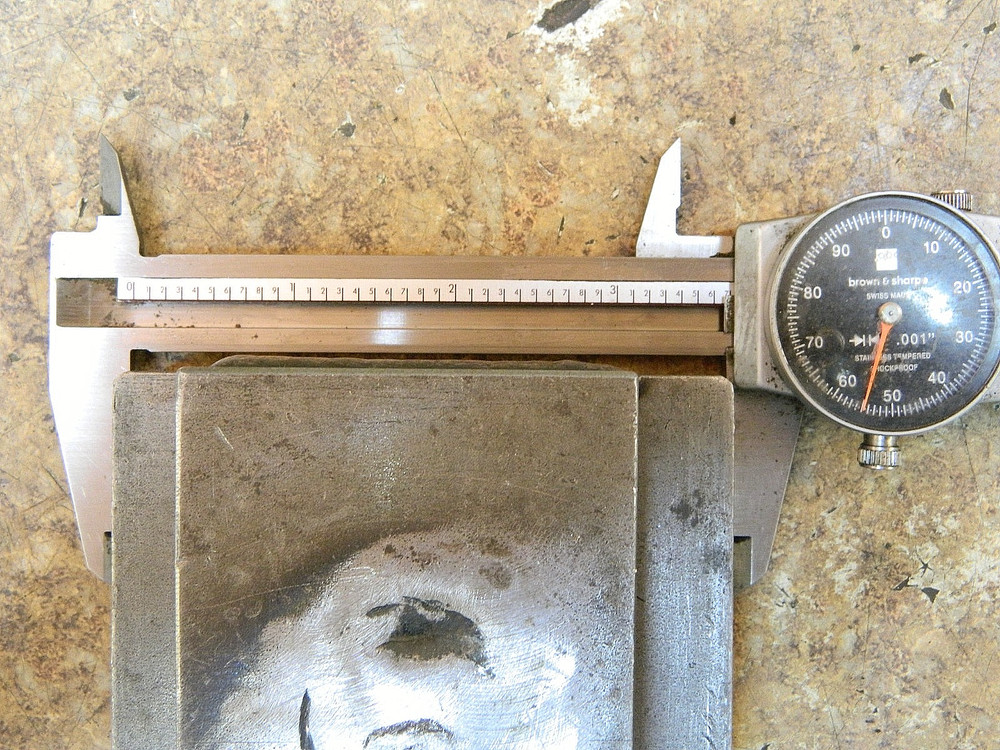 ALORIS TOOL POST Model D Piston Style With "Tee" Nut and Stud 17" - 48" Swing