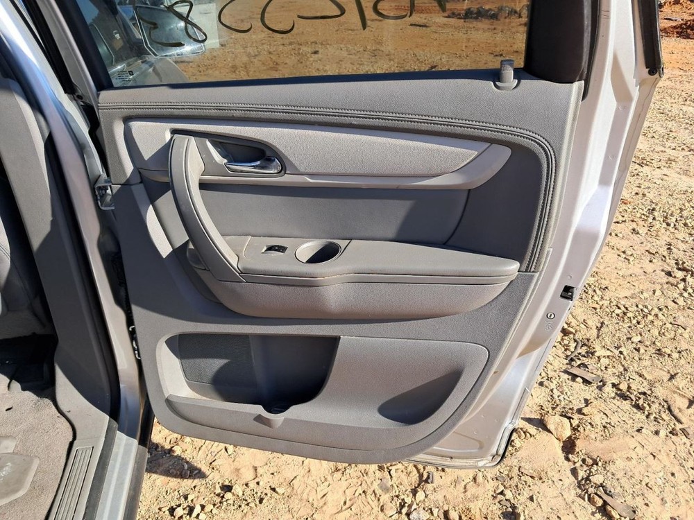 TRAVERSE 2016 Glove Box 4785751