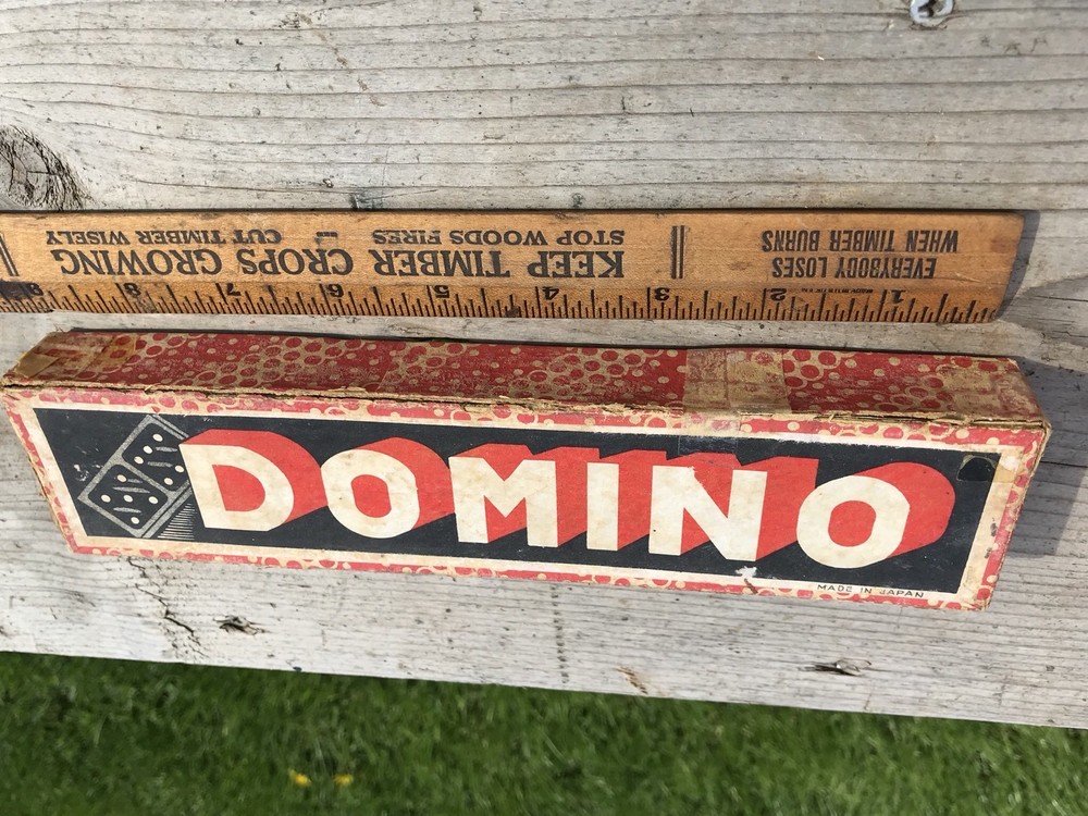 Vtg Dominoe In Cardboard Box , Plain Back