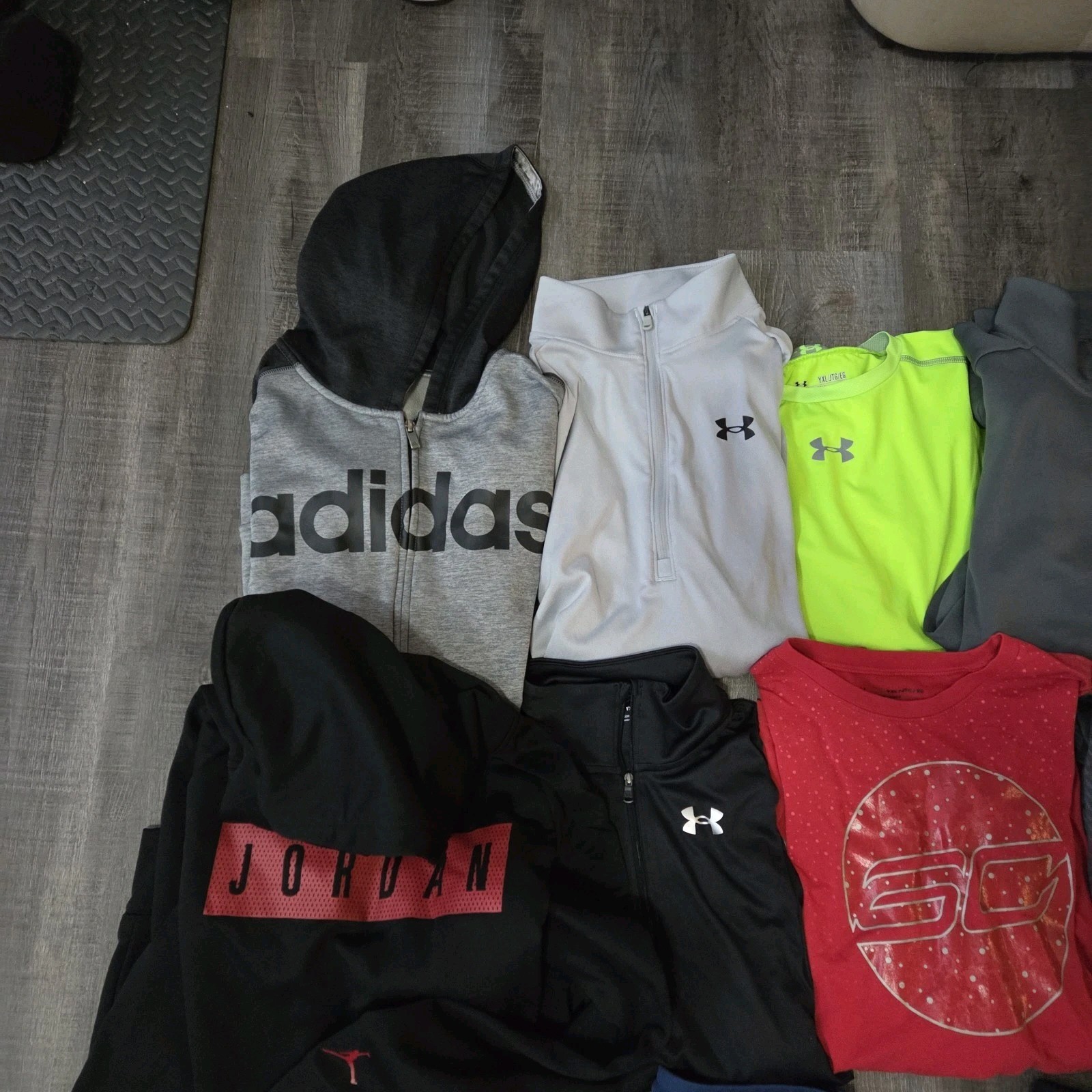 NIKE UNDER ARMOUR ADIDAS Boy's XL Athletic Lot Of Pants Long Slv Shirts 20 Pc