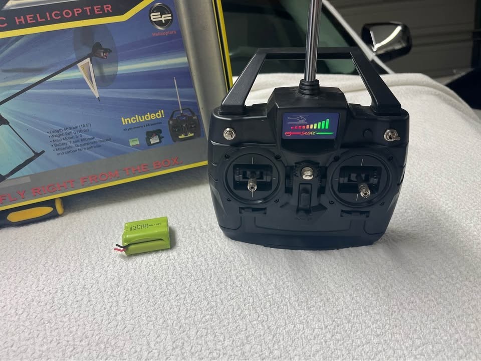 Sabre RC Helicopter – Tested – Needs Battery