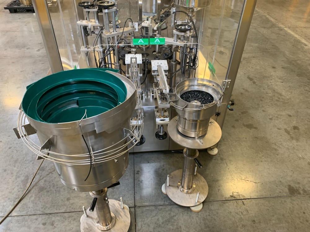 Automated Filling and Capping machine