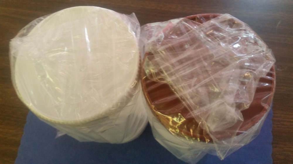 BEVERAGE/JUICE SERVERS 1 QUART PLASTIC CONTAINER PINEAPPLE( 2 EACH ) BROWN/WHITE