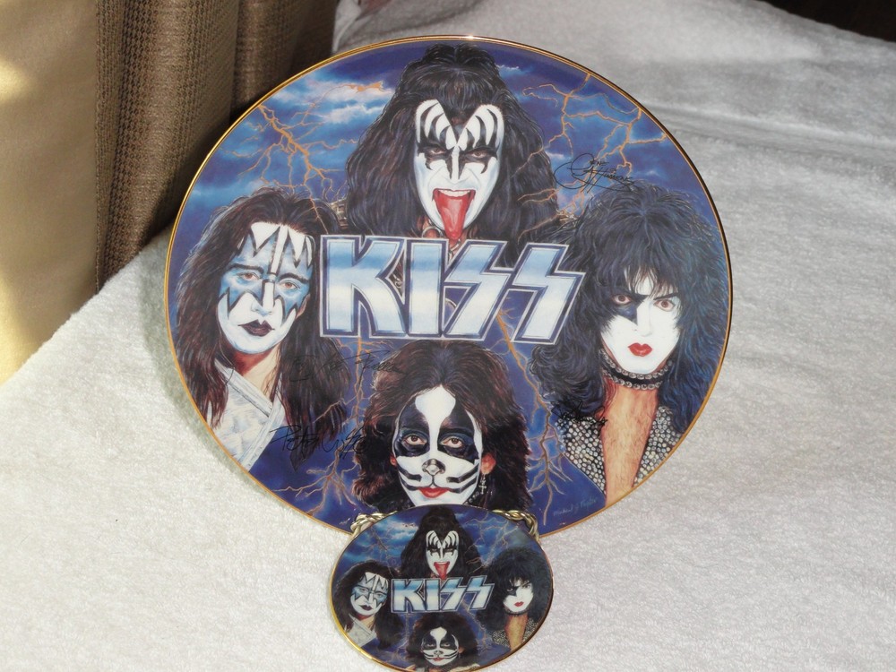 KISS ROCKERS AND RULERS 8” Collector's Edition Plate #6544/10000 plus a 3" Plate