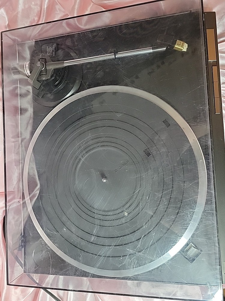 Technics SL-QD33 Fully Automatic Quartz Direct Drive Turntable Tested/Working