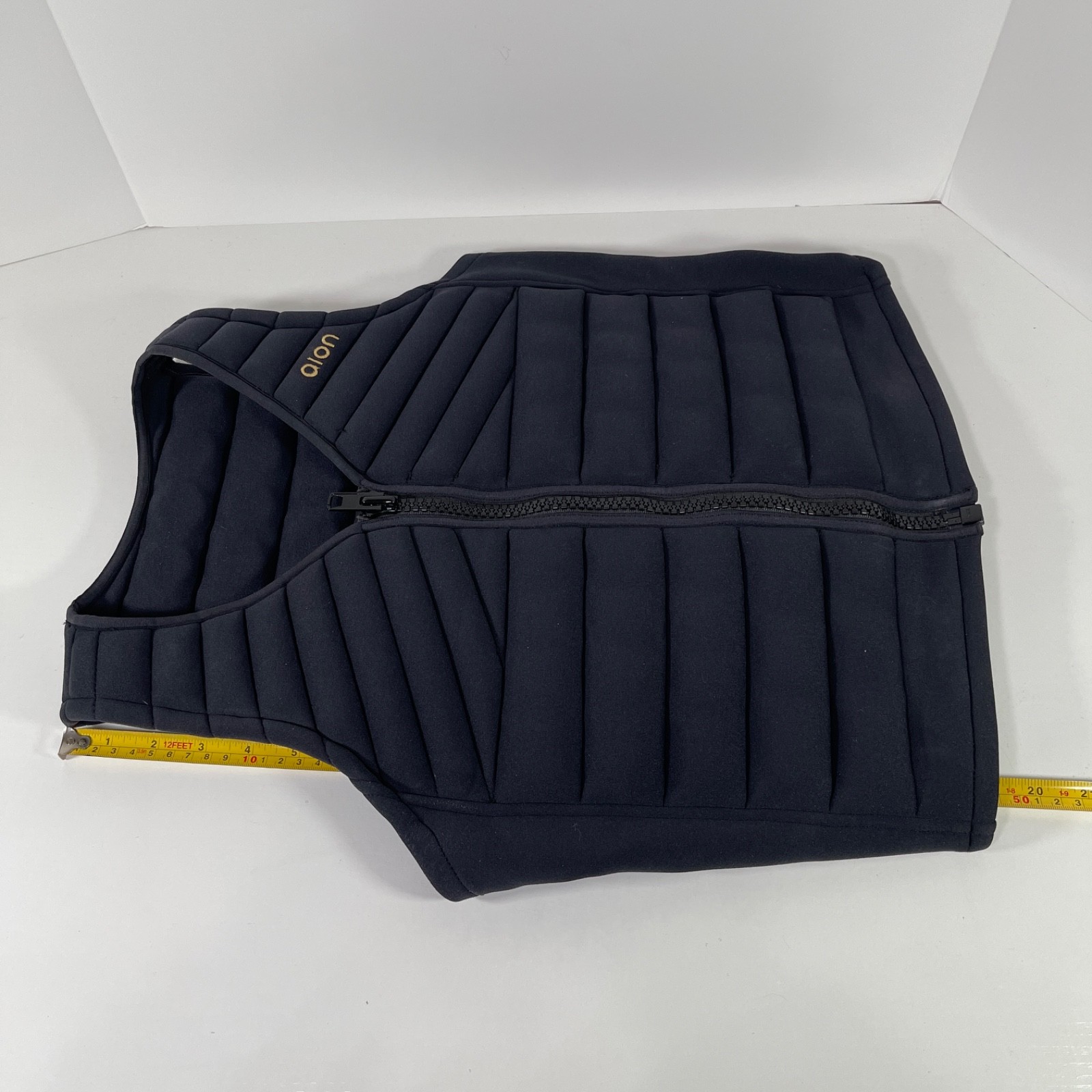 Aion Women's Tailored Fit Dynamic Resistance Workout Vest Black Medium READ