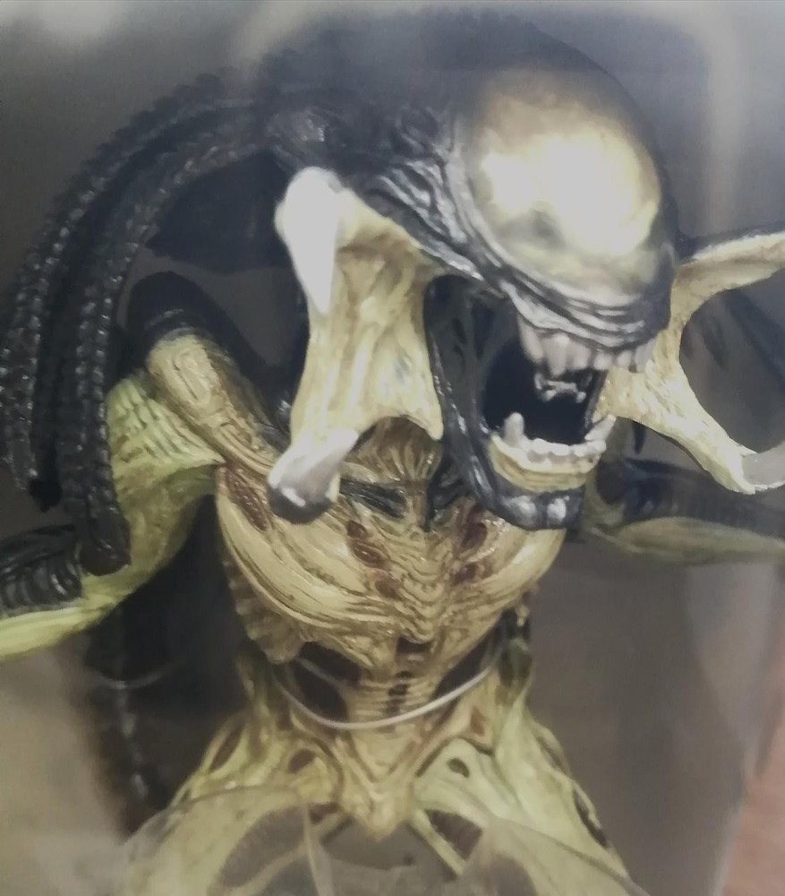 Alien vs Predator Predalien Real Color Version Real Action Figure AVP2 Prize