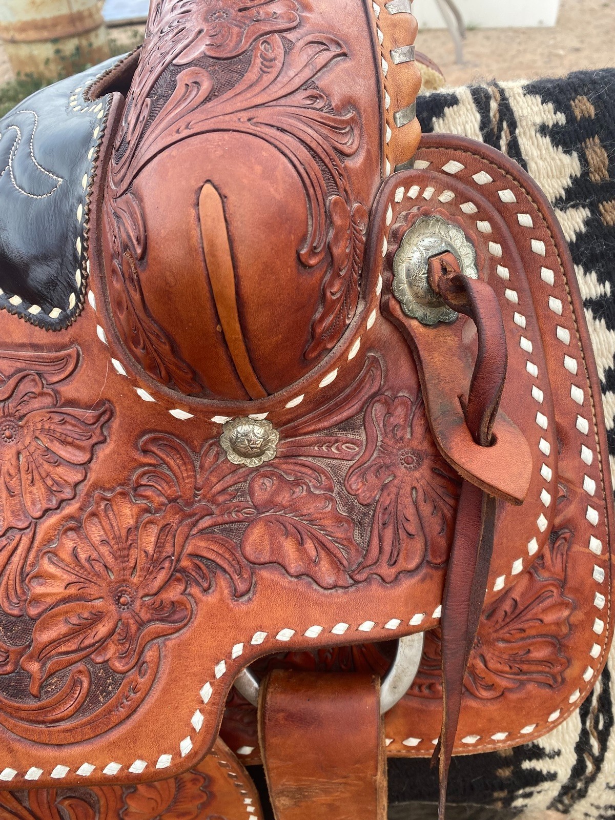 Old School Buck Stitched western saddle - Maker E Bacon Globe, AZ - TOP Quality!