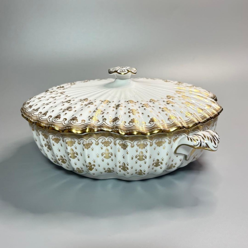 Spode Fleur de Lys Gold Covered Vegetable Serving Bowl with Lid