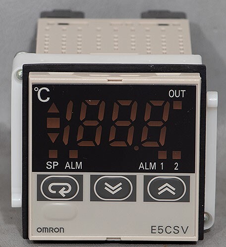 NEW Omron E5CSV-Q1KJ-W Temperature Controller