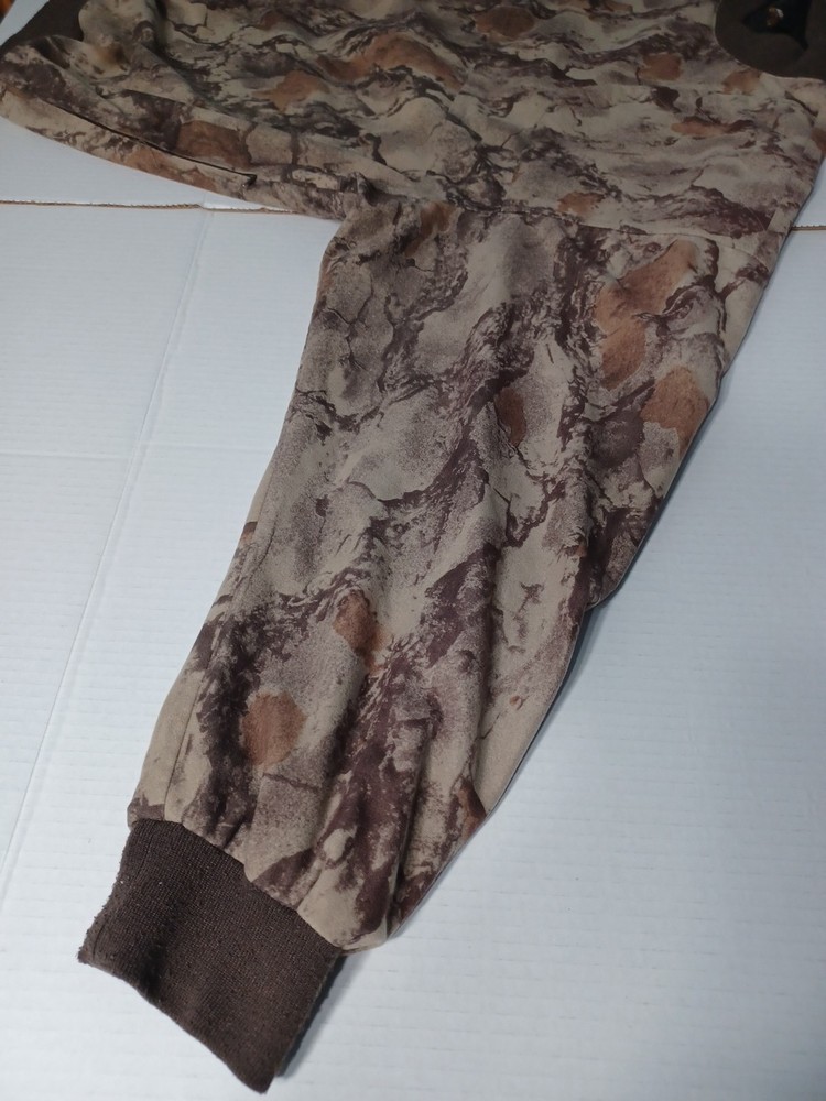 NATURAL GEAR CAMO PULLOVER LINED ZIPPERED POCKETS PADDED SHOULDERS - Size XL